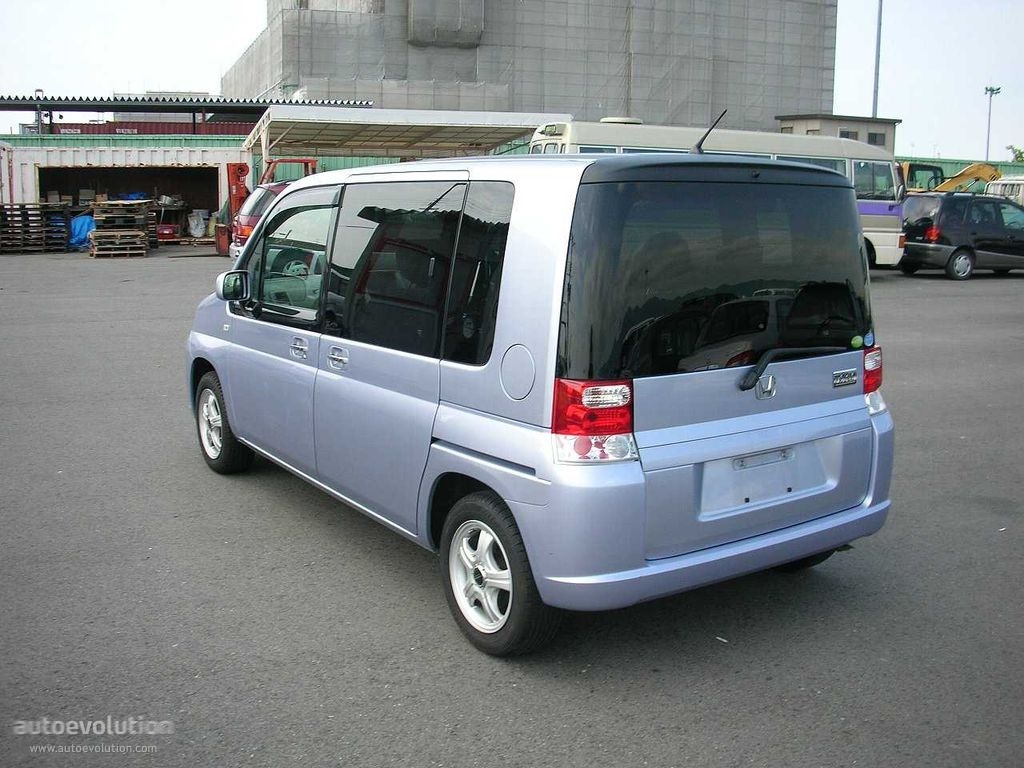 Honda Mobilio photo 2