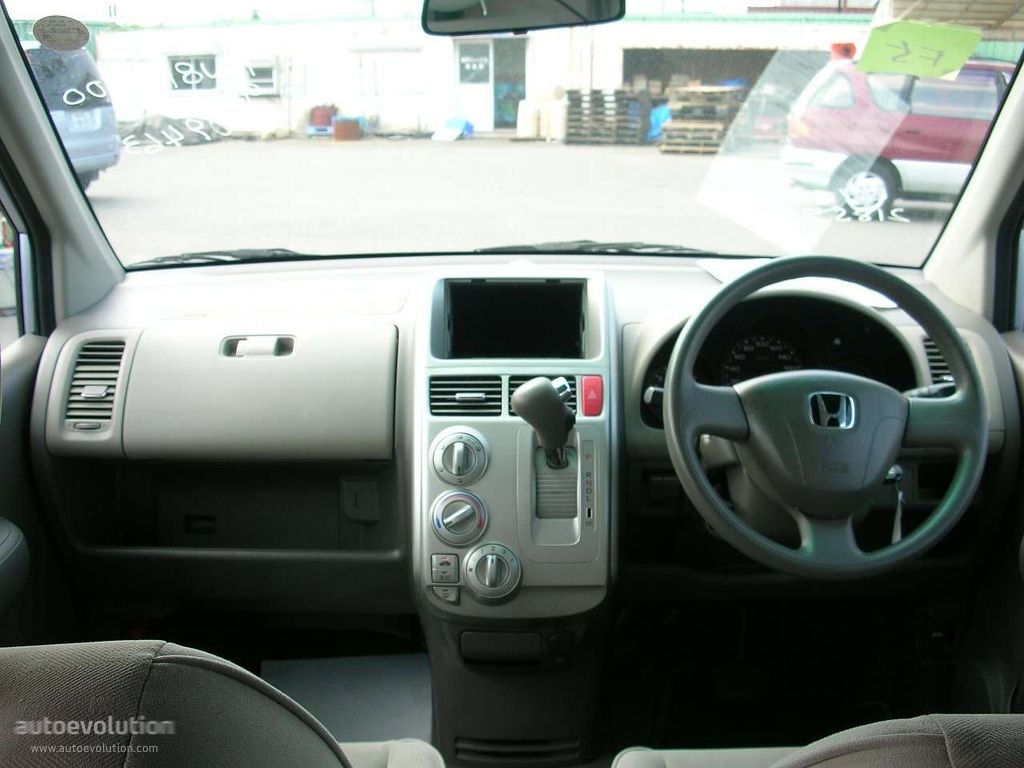 Honda Mobilio photo 8