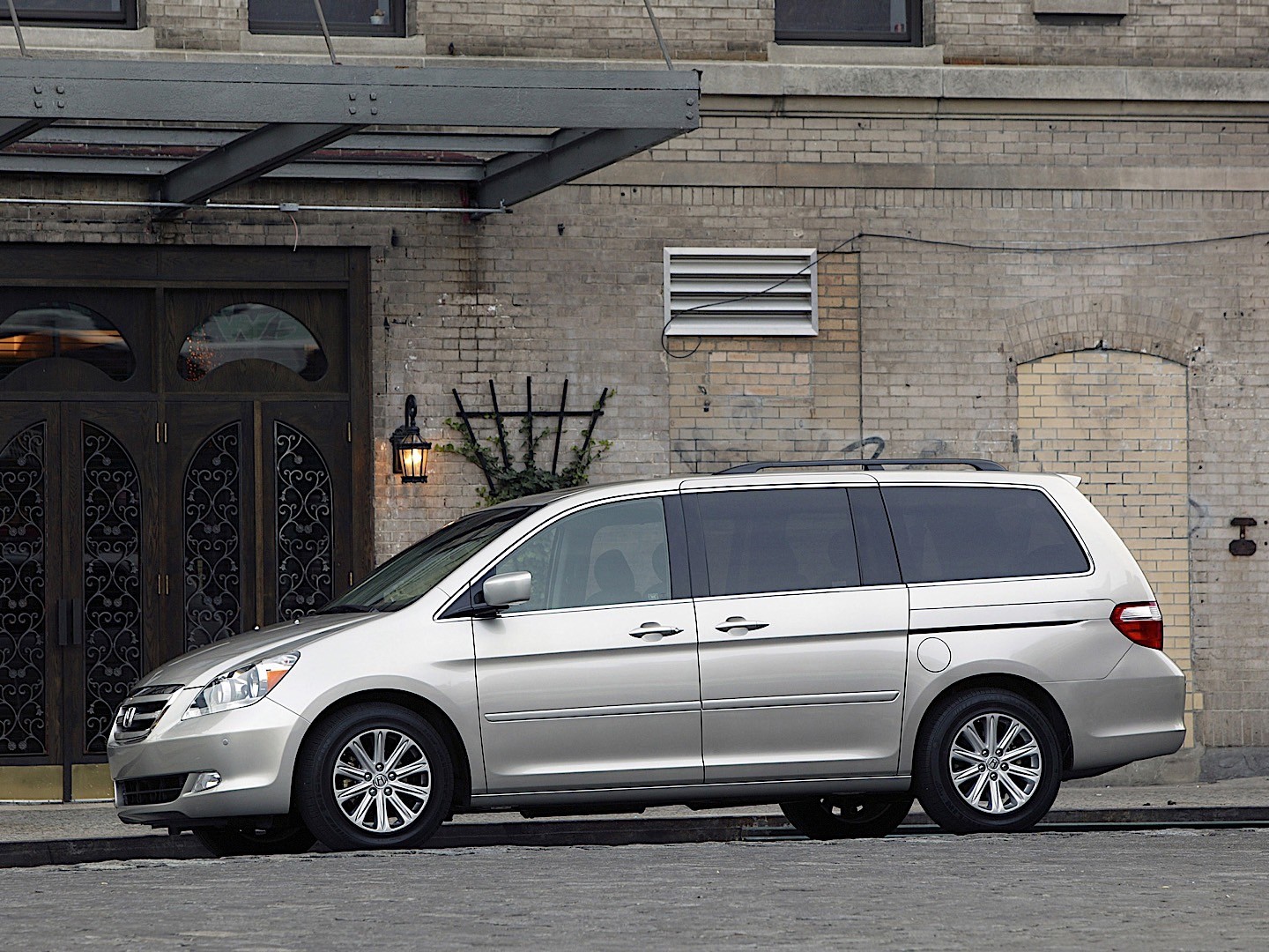 Honda Odyssey photo 3