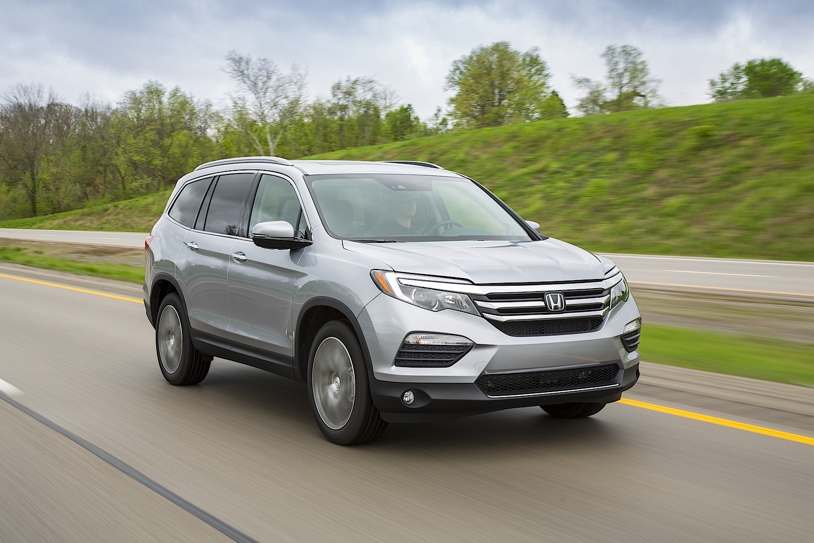 Honda Pilot photo 2