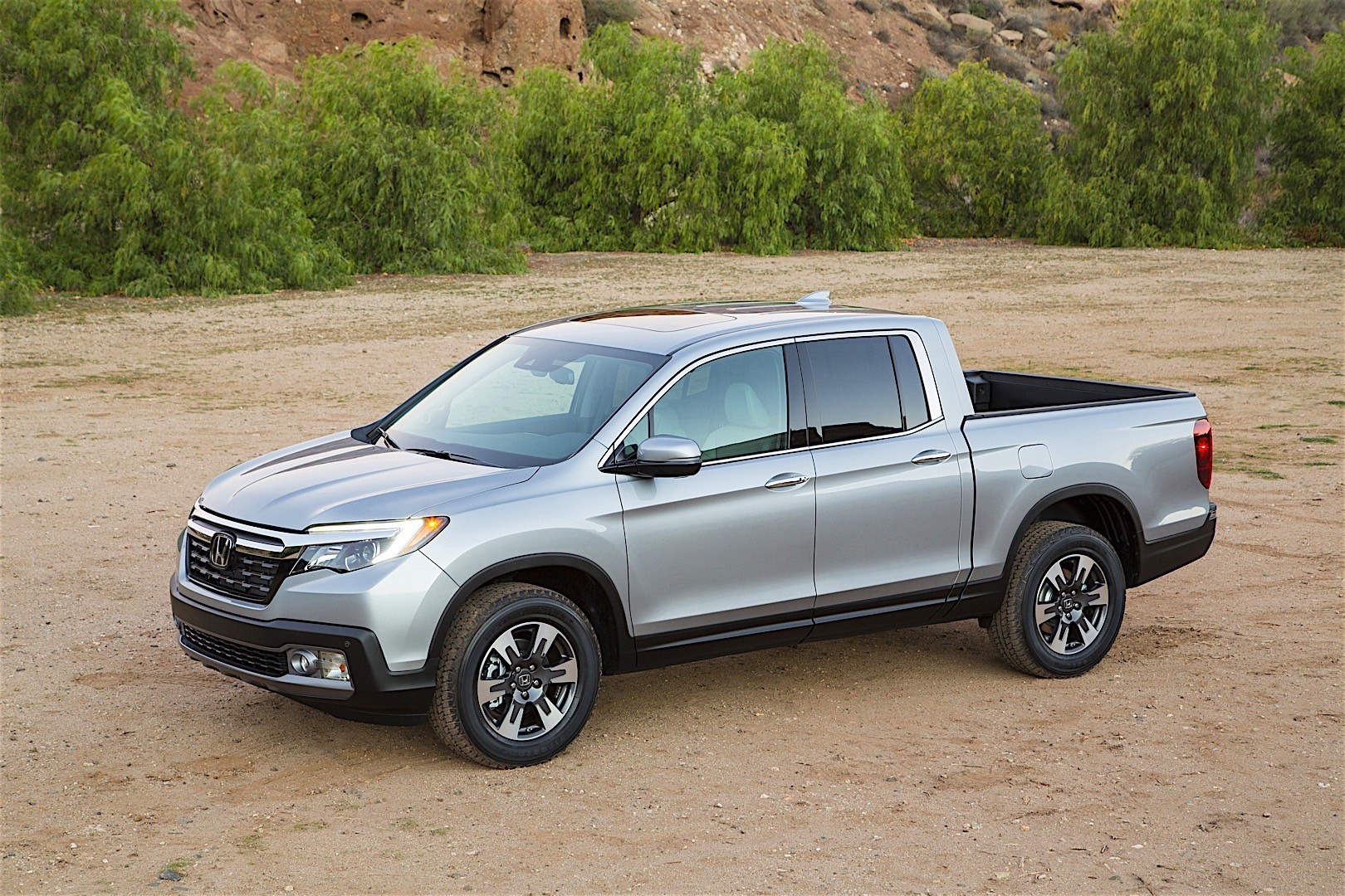 Honda Ridgeline photo 12