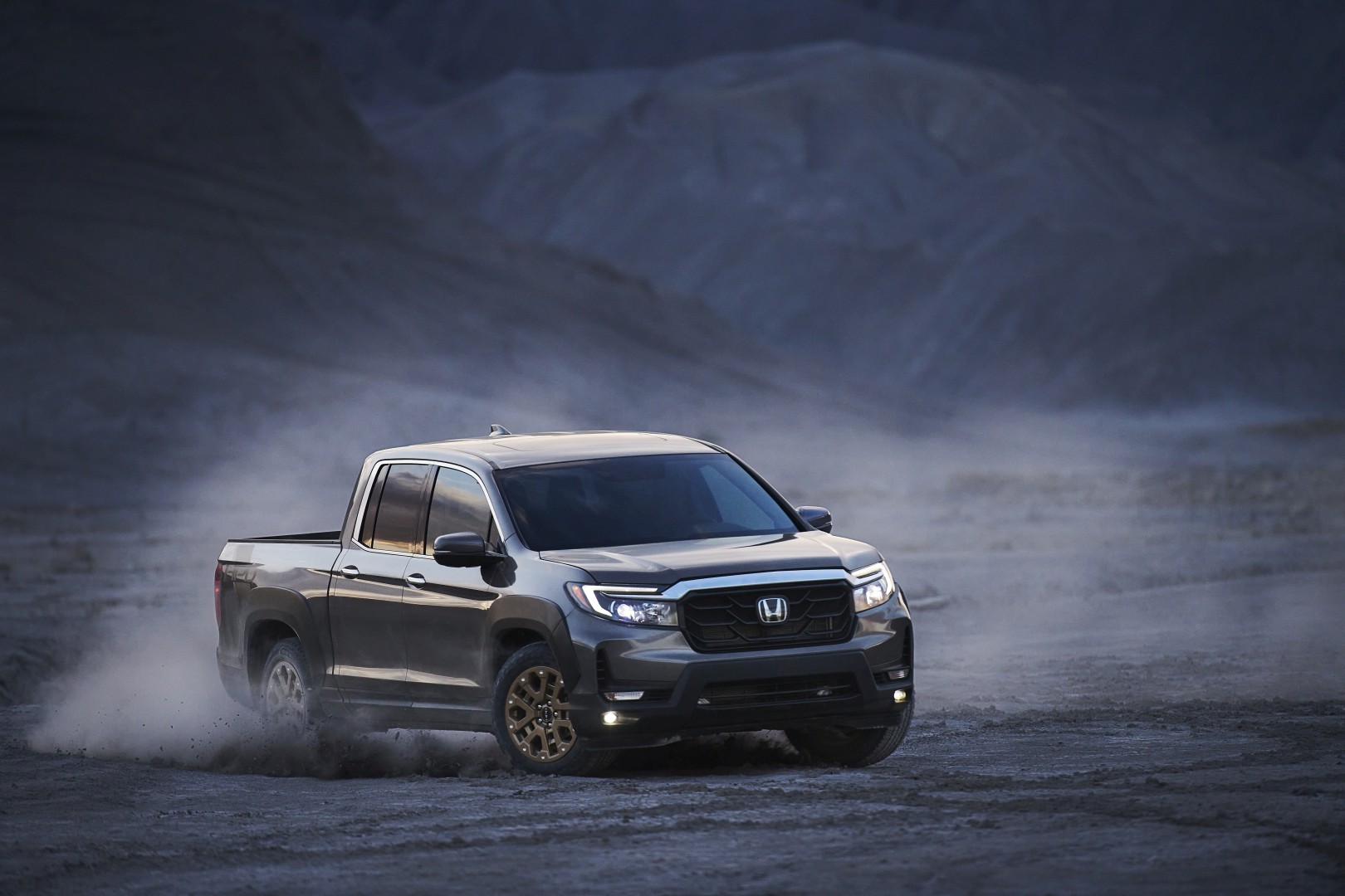 Honda Ridgeline photo 2