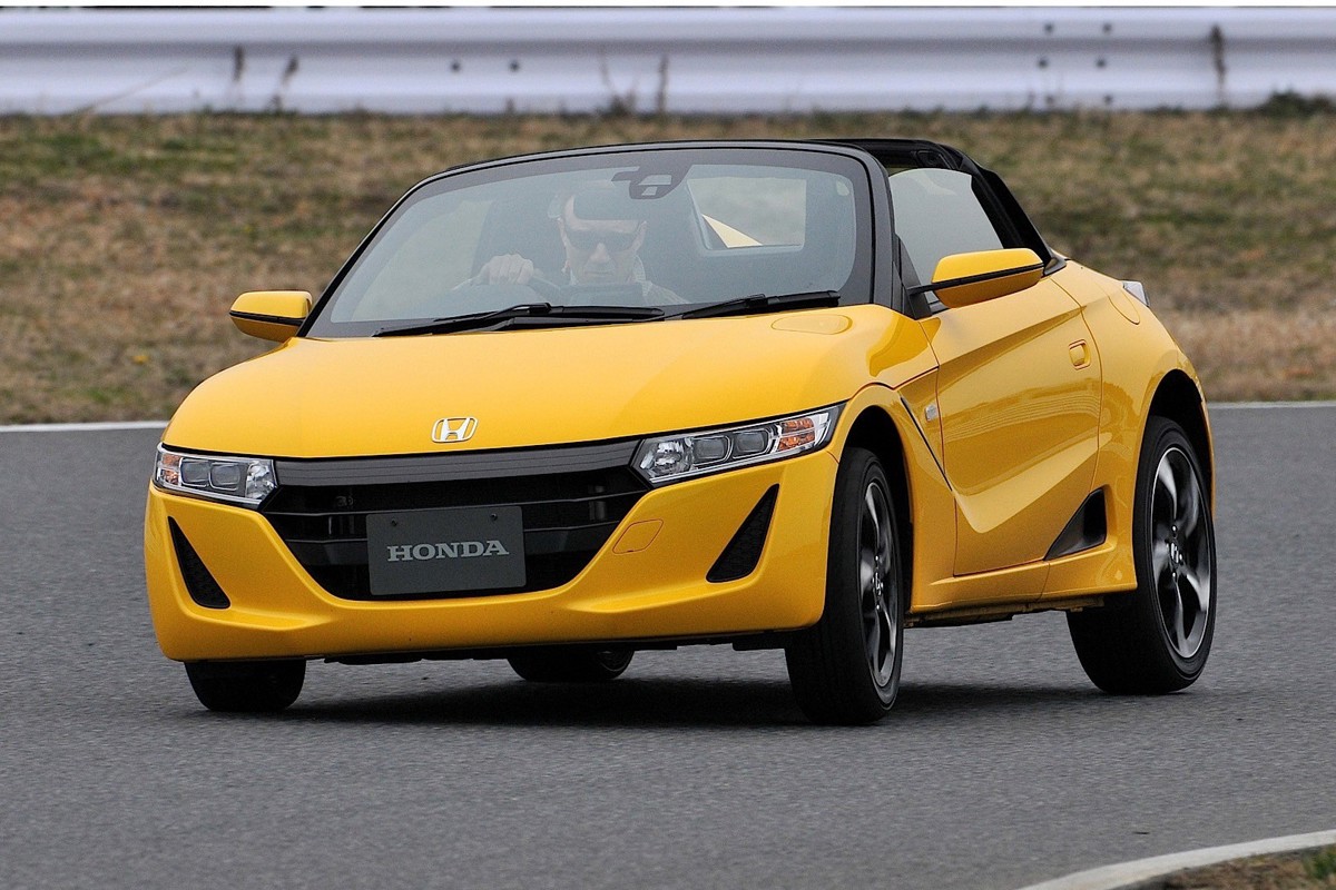 Honda HONDA S660 0.66L 6MT RWD (63 HP)