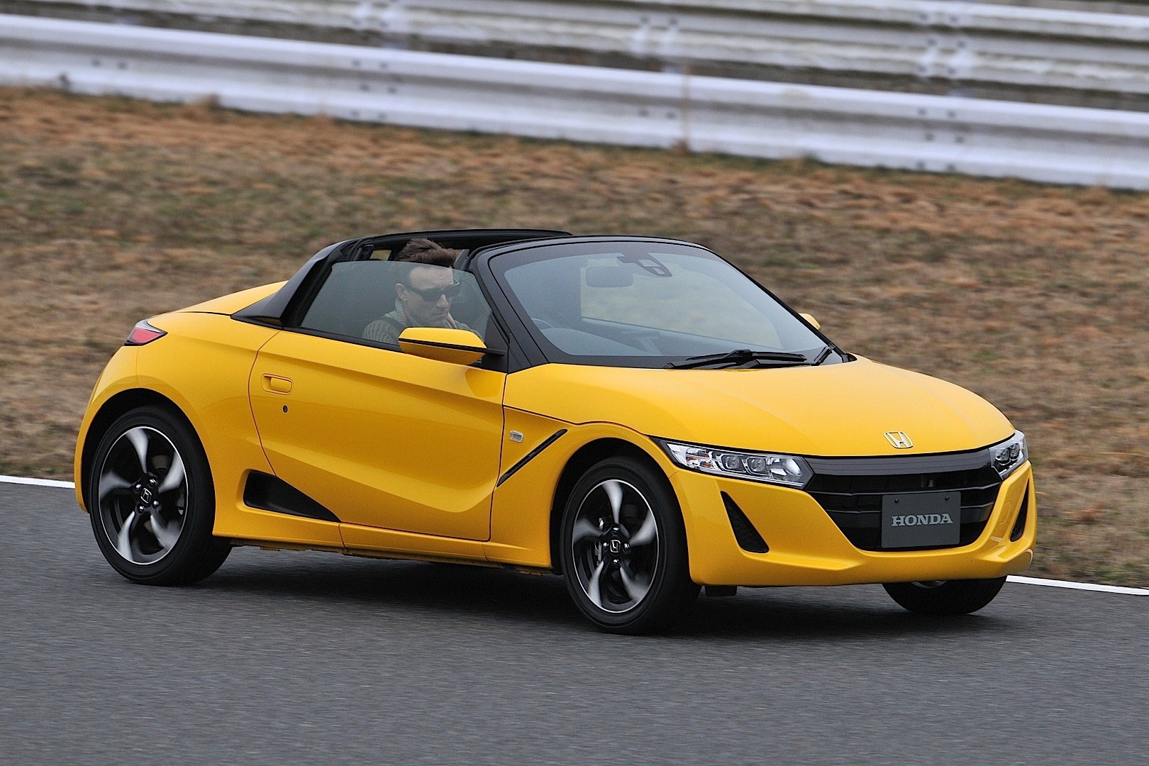 Honda S660 photo 2