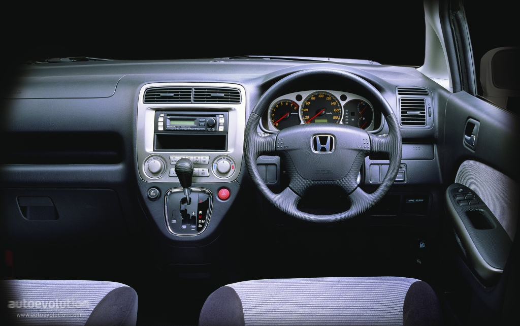 Honda Stream photo 7