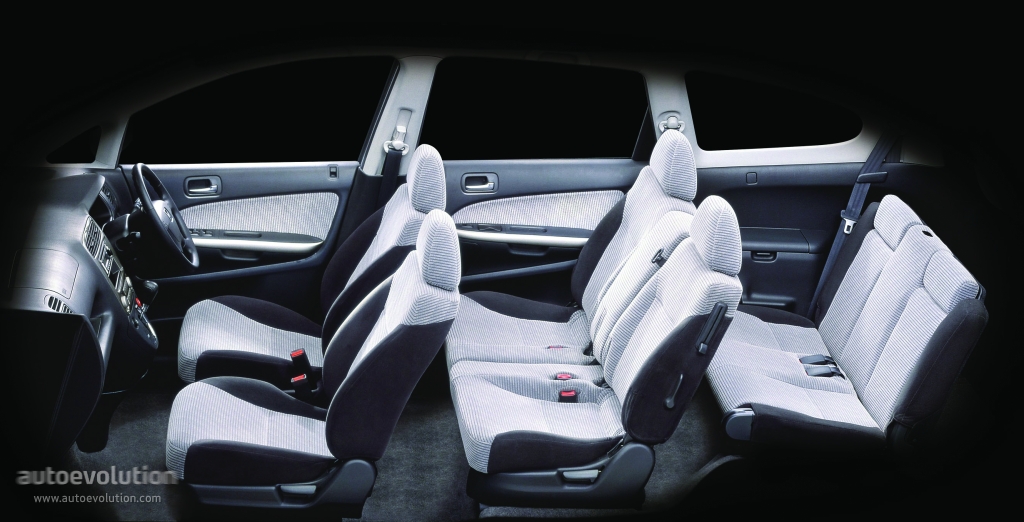 Honda Stream photo 8