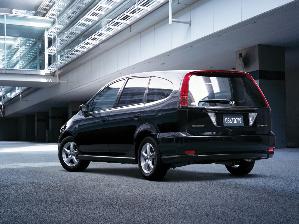Honda Stream photo 6