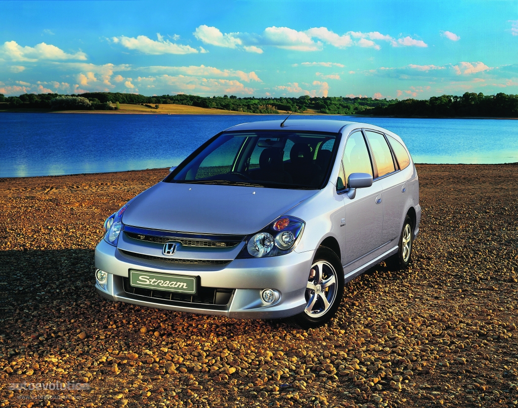 Honda Stream photo 2