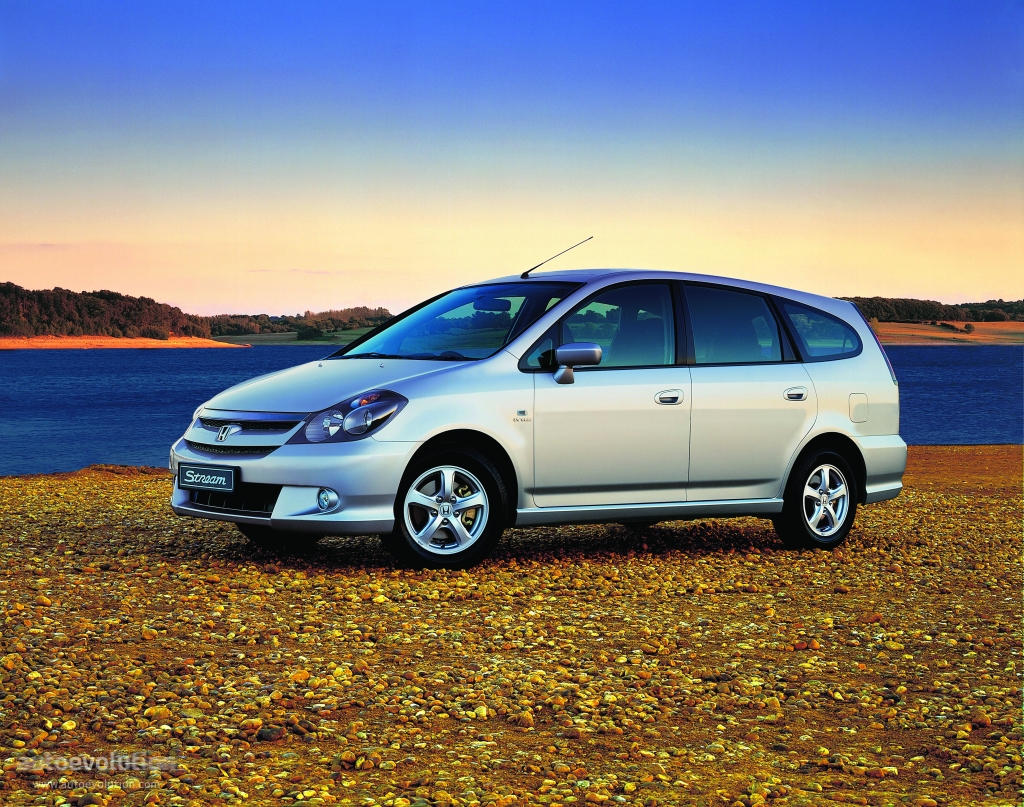 Honda Stream photo 3