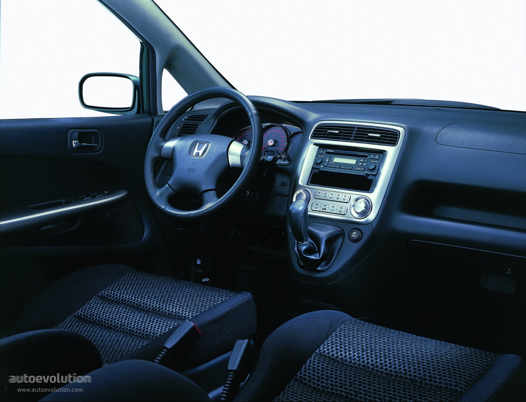Honda Stream photo 9