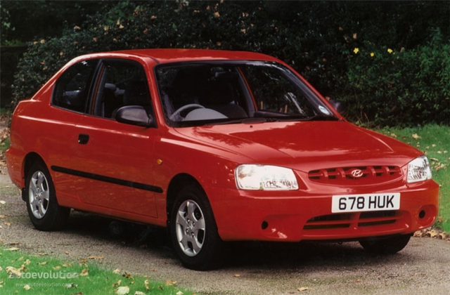 Hyundai Accent 3 Doors photo 2
