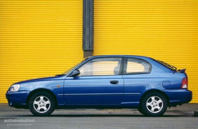 Hyundai Accent 3 Doors photo 4