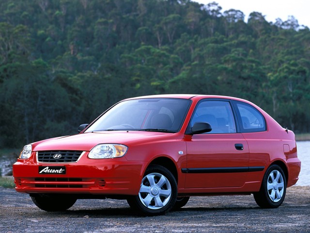 Hyundai Accent 3 Doors photo 7