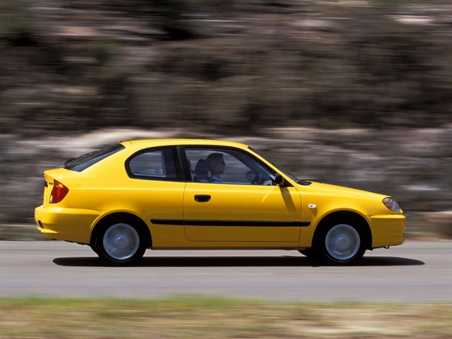 Hyundai Accent 3 Doors photo 9