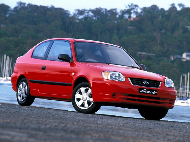 Hyundai Accent 3 Doors photo 15