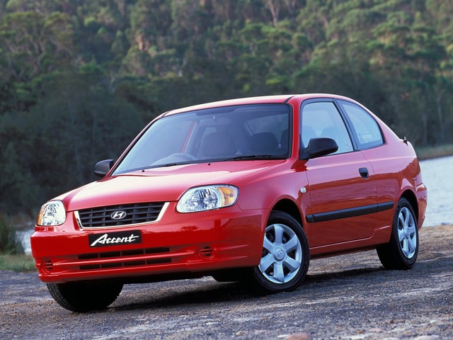 Hyundai Accent 3 Doors photo 16