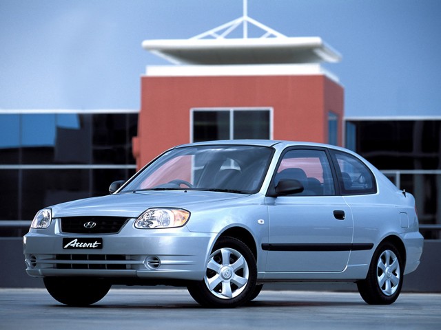 Hyundai Accent 3 Doors photo 18