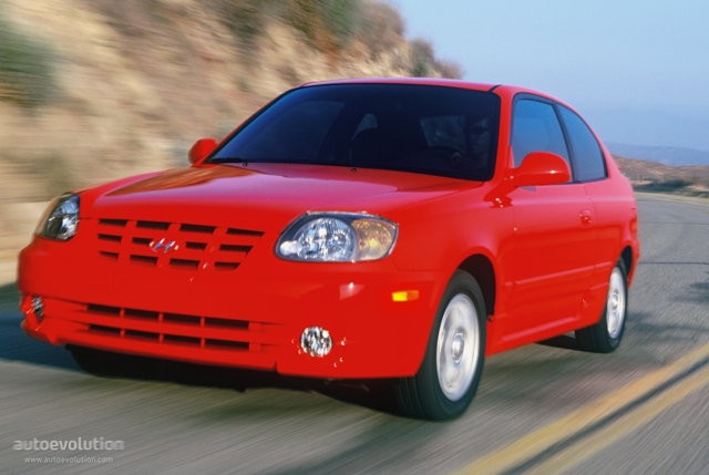 Hyundai Accent 3 Doors photo 3