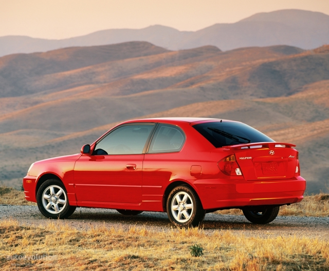 Hyundai Accent 3 Doors photo 4
