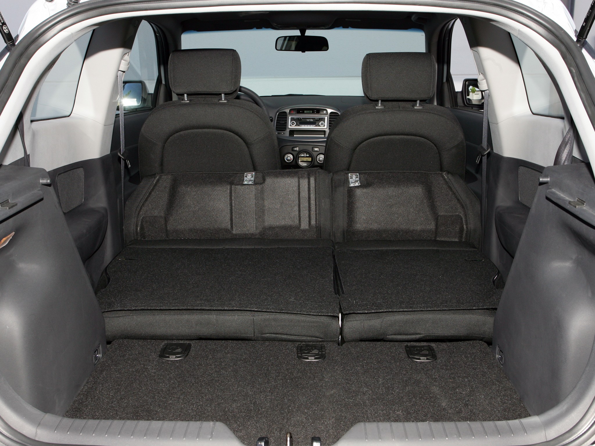 Hyundai Accent 3 Doors photo 56