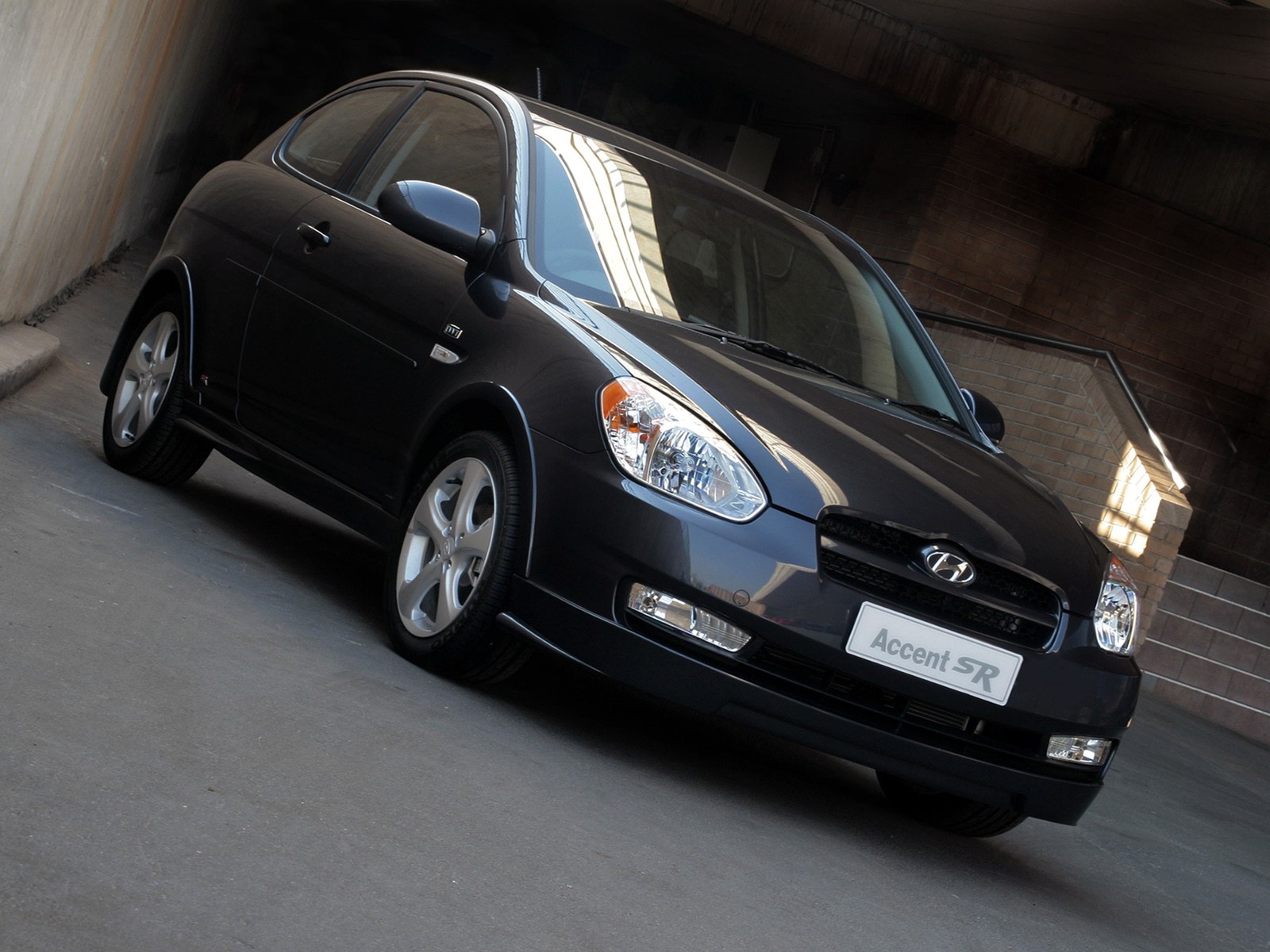 Hyundai Accent 3 Doors photo 9