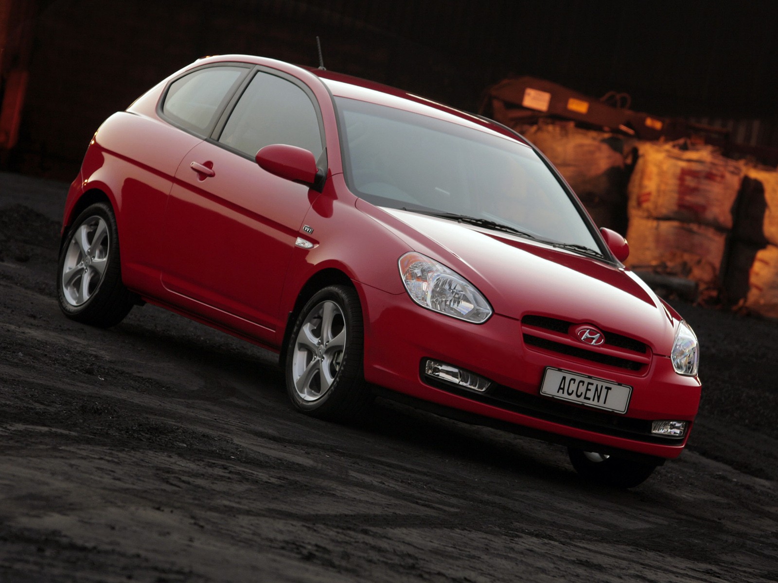 Hyundai Accent 3 Doors photo 13