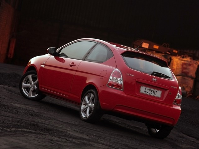 Hyundai Accent 3 Doors photo 14