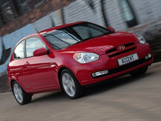 Hyundai Accent 3 Doors photo 15