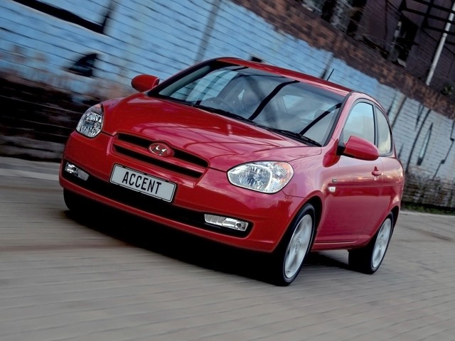 Hyundai Accent 3 Doors photo 16