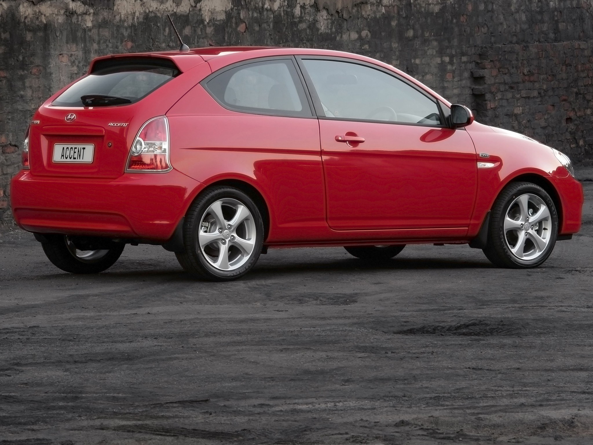 Hyundai Accent 3 Doors photo 23