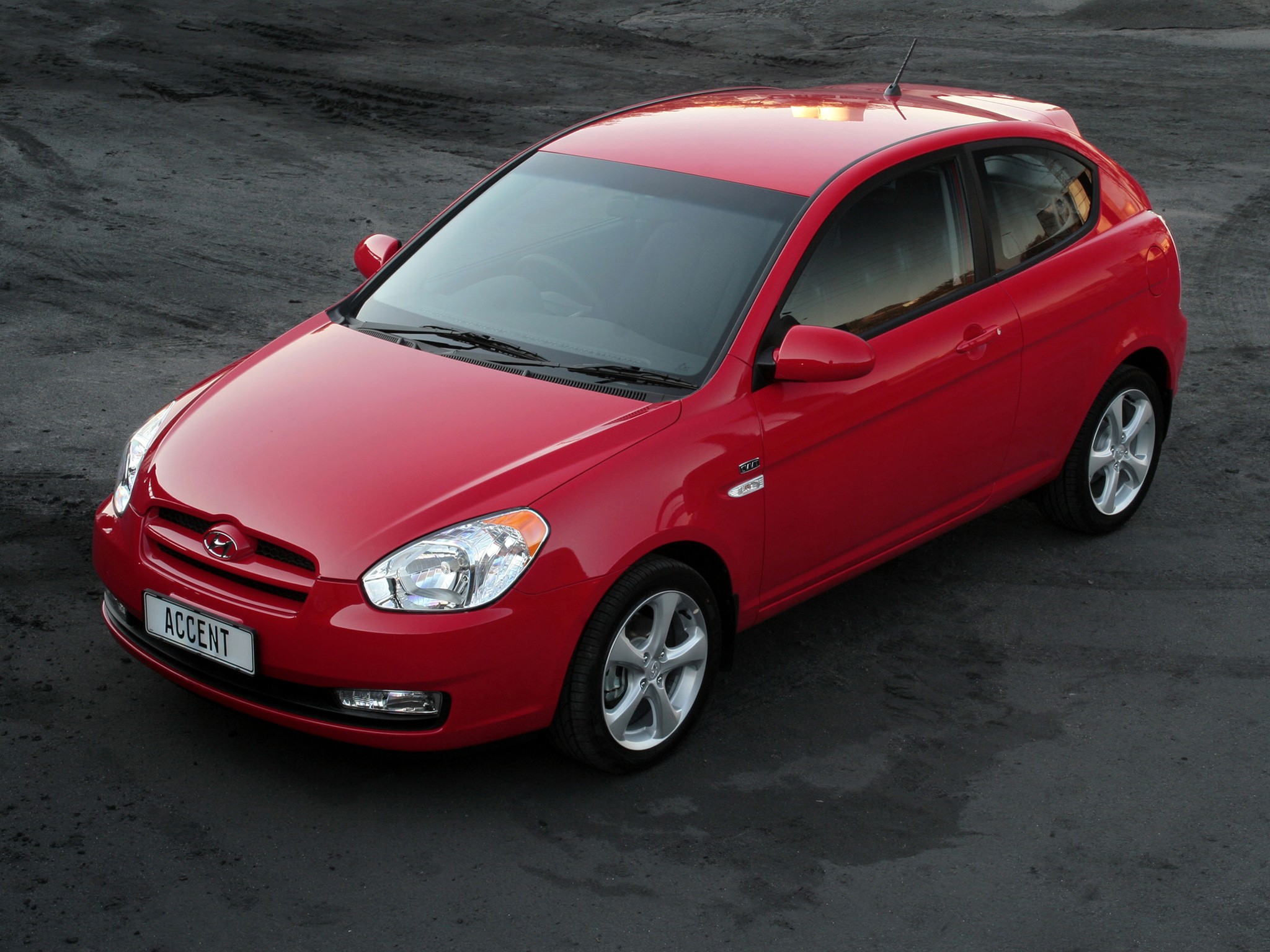 Hyundai Accent 3 Doors photo 24