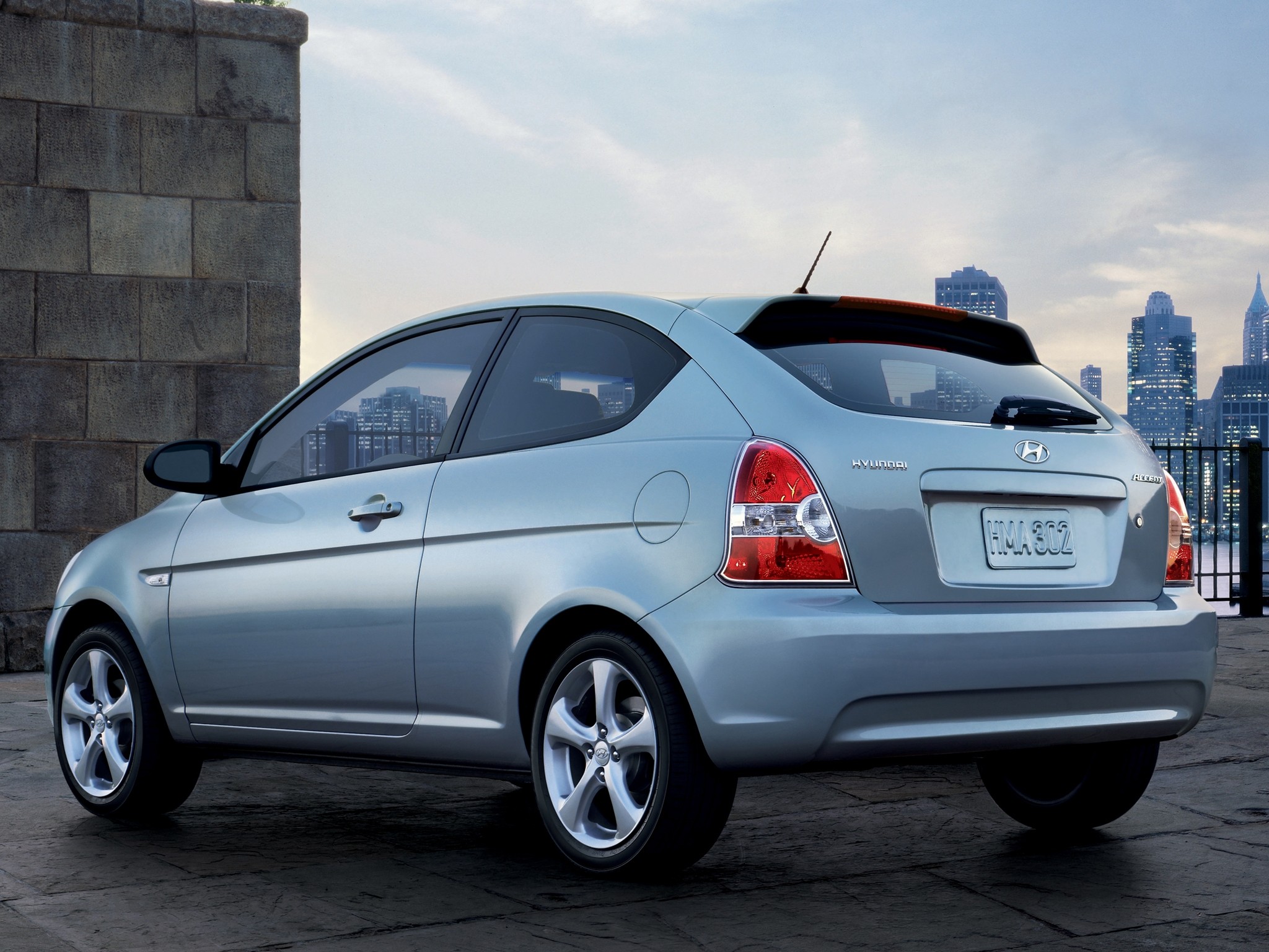 Hyundai Accent 3 Doors photo 32
