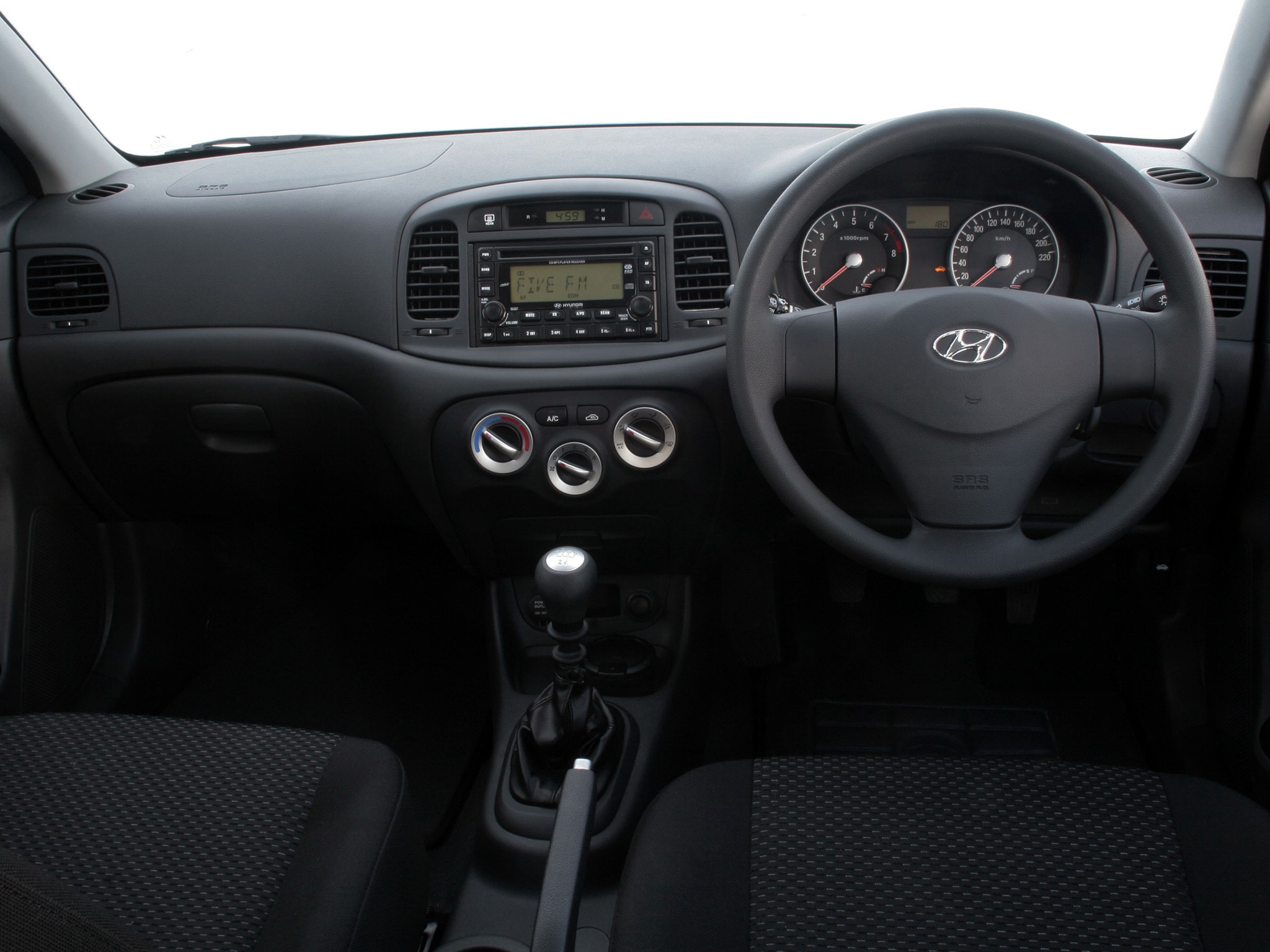 Hyundai Accent 3 Doors photo 51