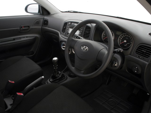 Hyundai Accent 3 Doors photo 52