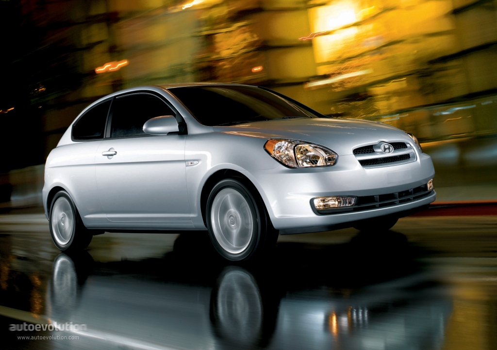 Hyundai Accent 3 Doors photo 3