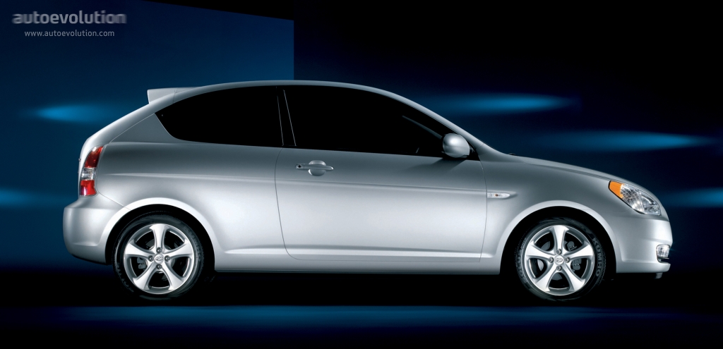 Hyundai Accent 3 Doors photo 4