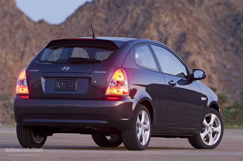 Hyundai Accent 3 Doors photo 5