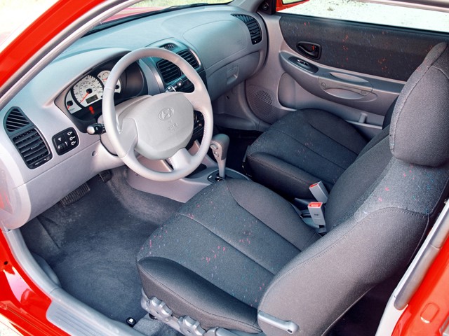 Hyundai Accent 5 Doors photo 13
