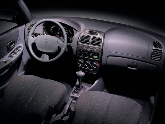 Hyundai Accent 5 Doors photo 15