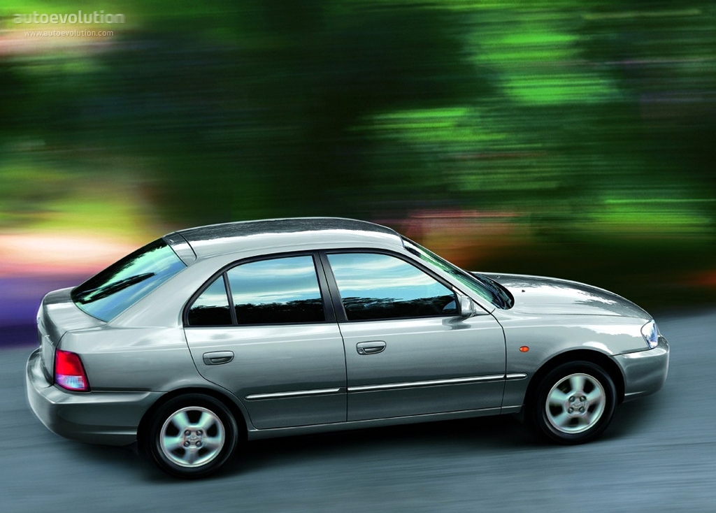 Hyundai Accent 5 Doors photo 3