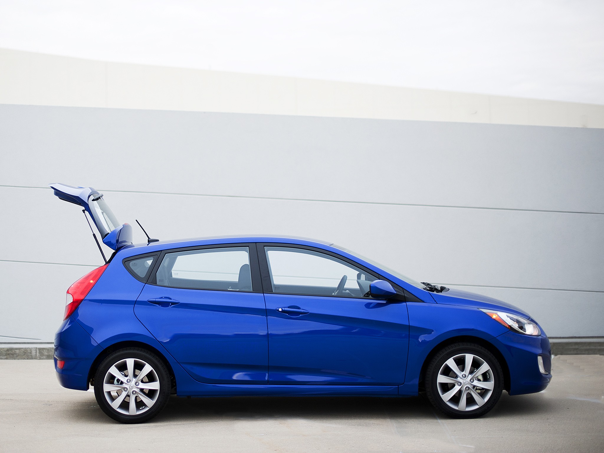 Hyundai Accent 5 Doors photo 25