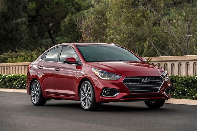 Hyundai Accent Sedan foto 2
