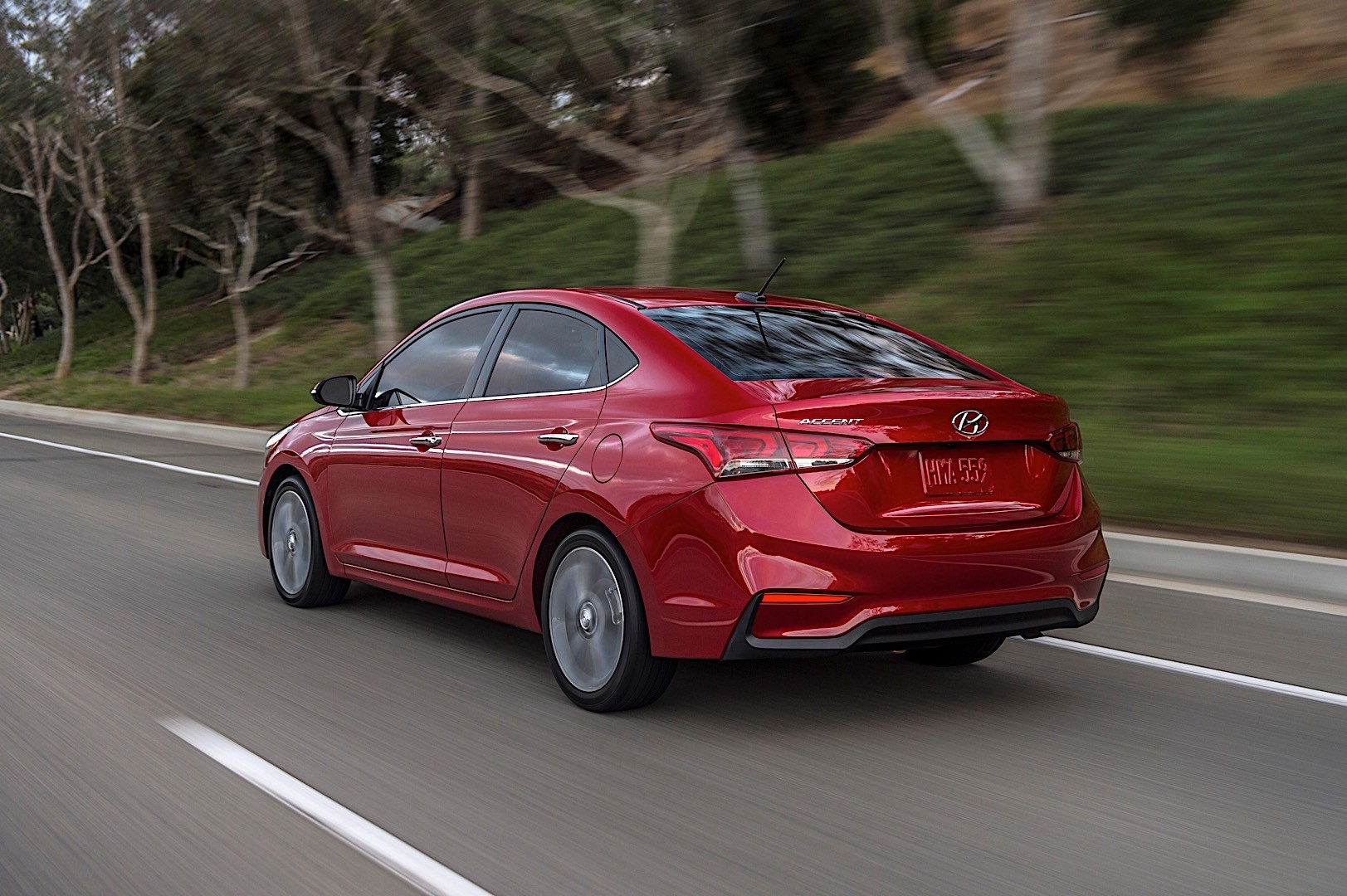 Hyundai Accent Sedan photo 5