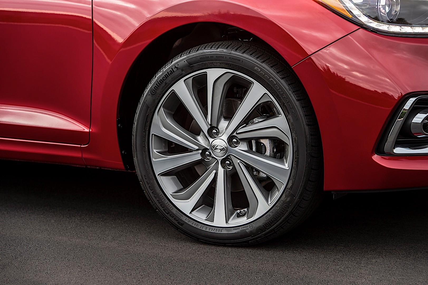 Hyundai Accent Sedan photo 6