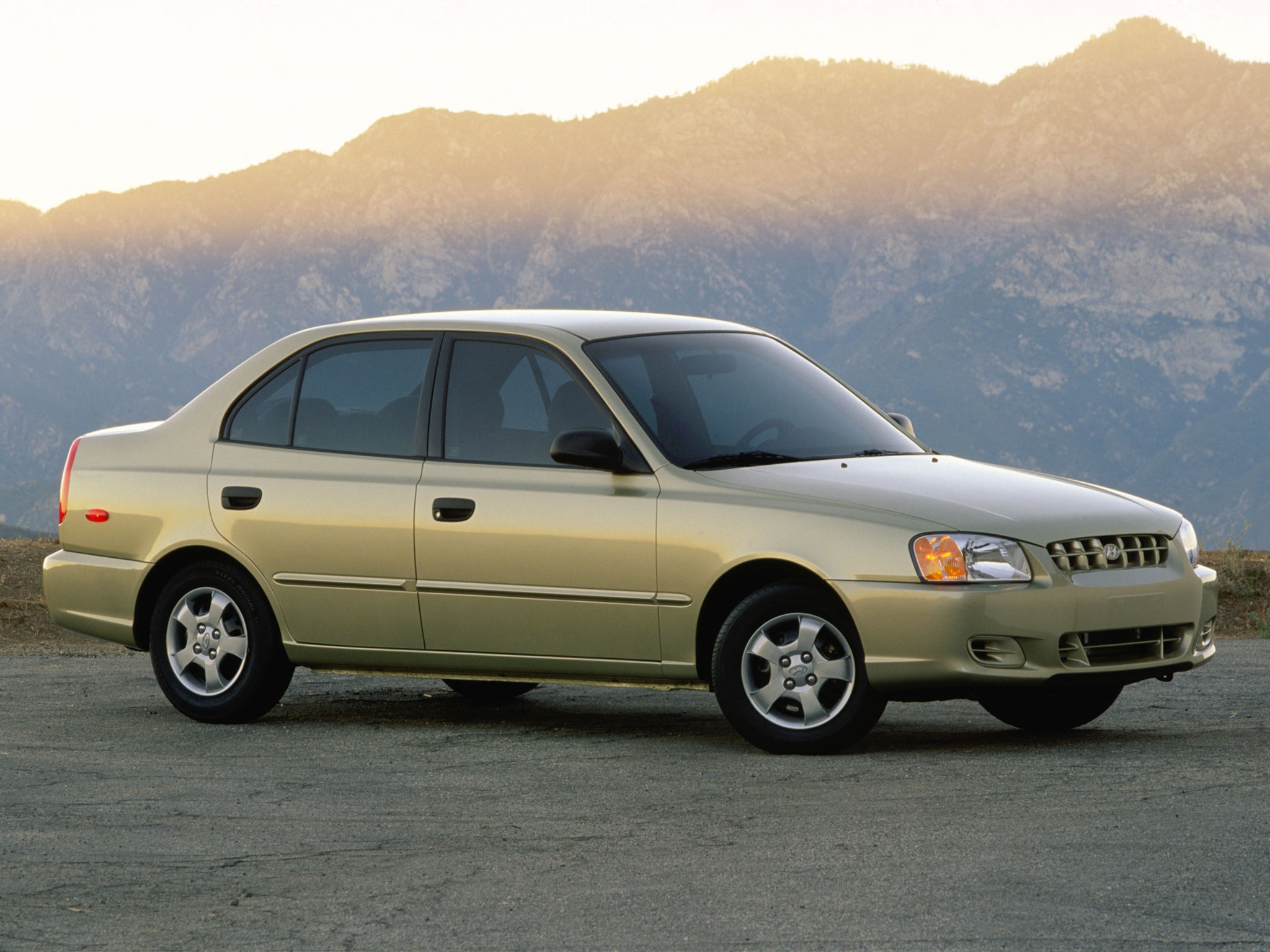 Hyundai Accent Sedan photo 9