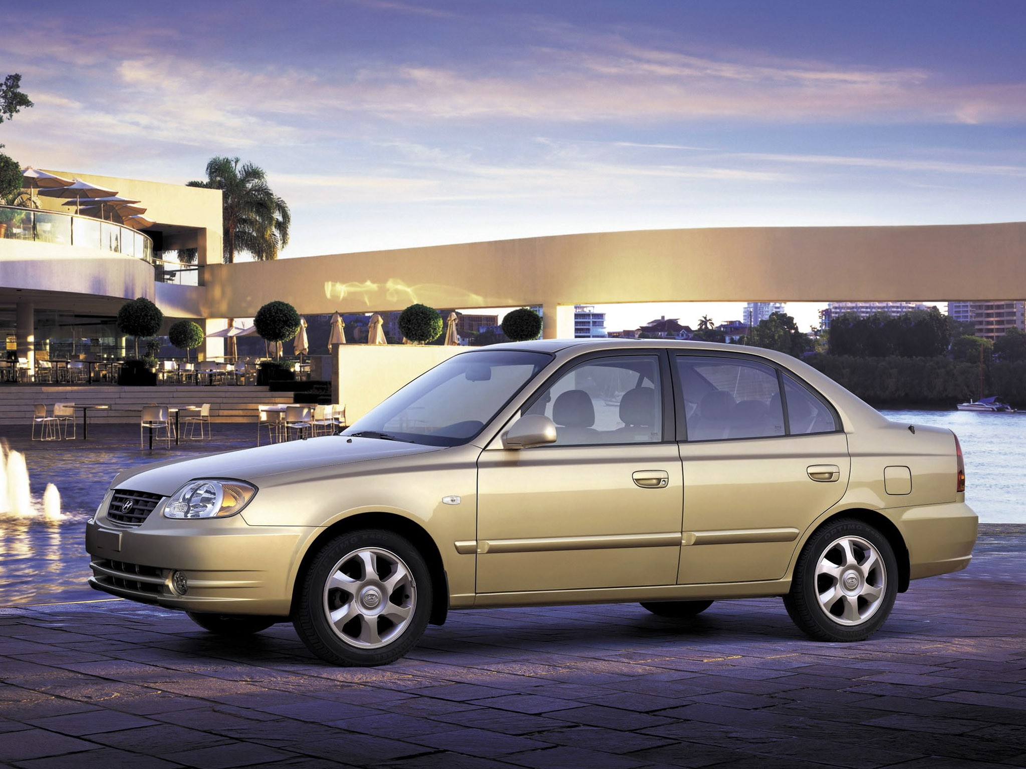 Hyundai Accent Sedan photo 10