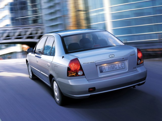 Hyundai Accent Sedan photo 11