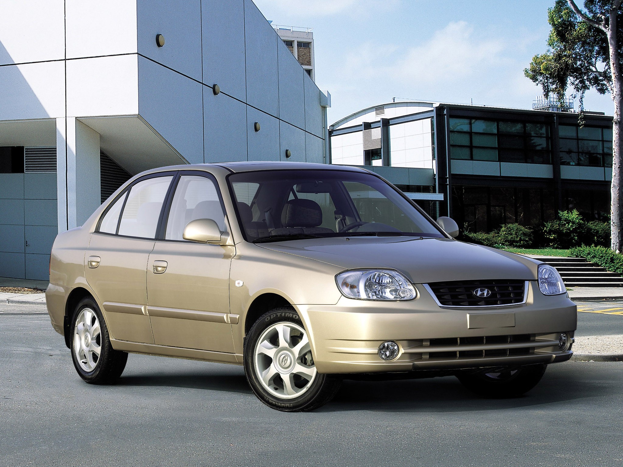 Hyundai Accent Sedan photo 12