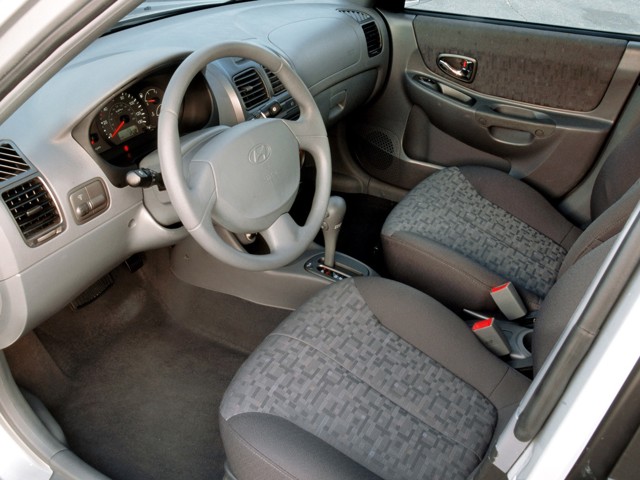 Hyundai Accent Sedan photo 15