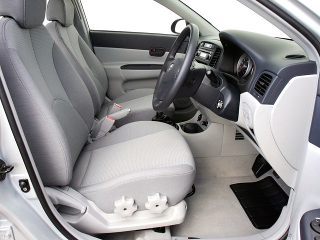 Hyundai Accent Sedan photo 44